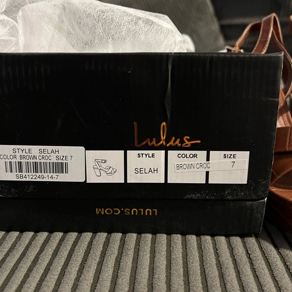 Never worn Lulus heeled sandals. Size 7. - Picture 5 of 5